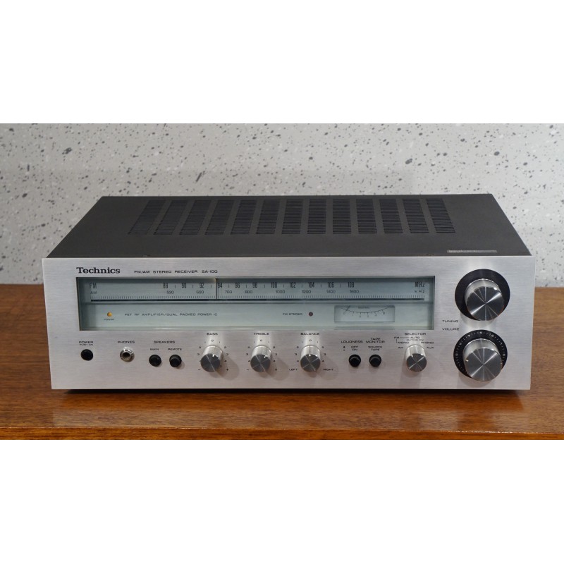Vintage Technics SA-100 FM/AM Stereo receiver