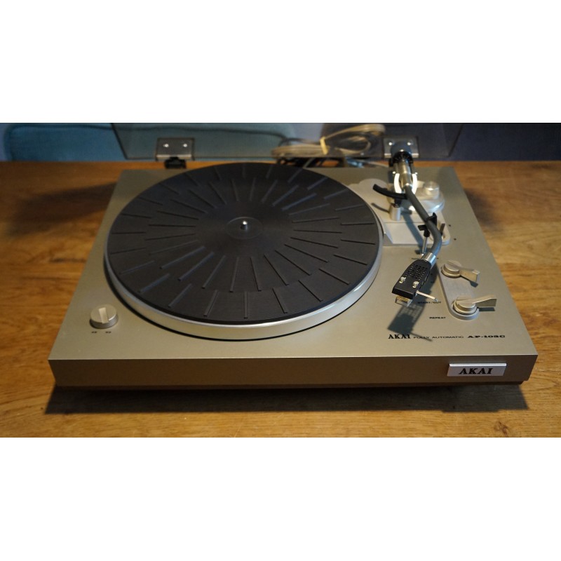 Nette AKAI AP-103c platenspeler